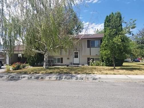 2nd image of 640 Foster Dr
