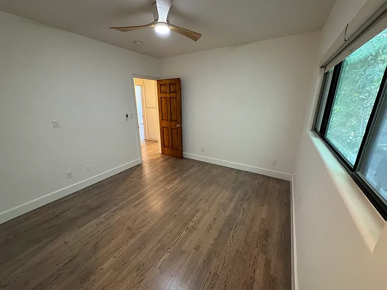 6345 Primrose Ave #10 — Photo 34