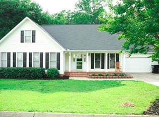 509 Two Gait Ln, Simpsonville, SC 29680