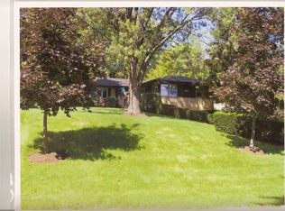 908 Division St, Barrington, IL 60010