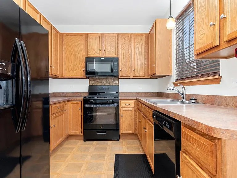 2285 Hudson Cir #2285 — Photo 13