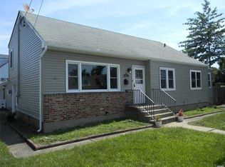 2397 Newbridge Rd, Bellmore, NY 11710