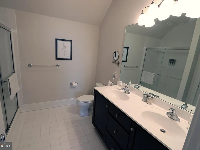 18834 Bethpage Dr — Photo 13