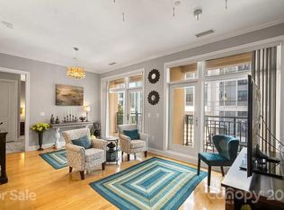 230 S Tryon St UNIT 509, Charlotte, NC 28202