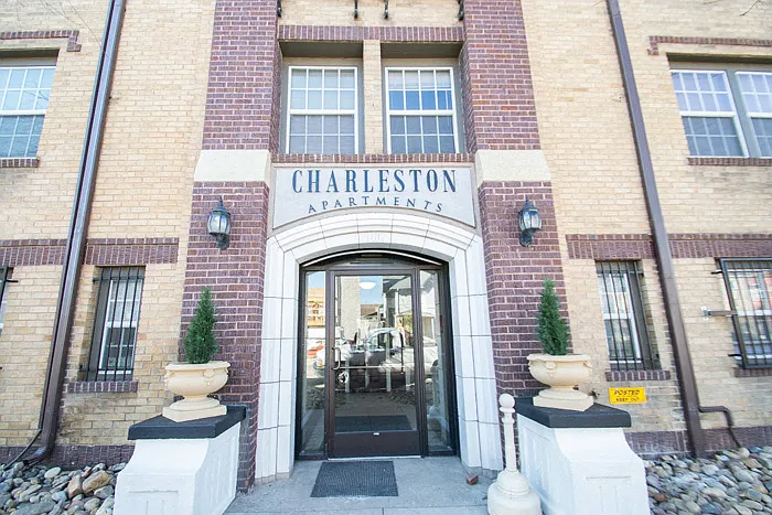 Charleston — Photo 34