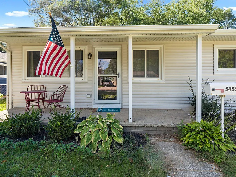 5458 Military Ave — Photo 20