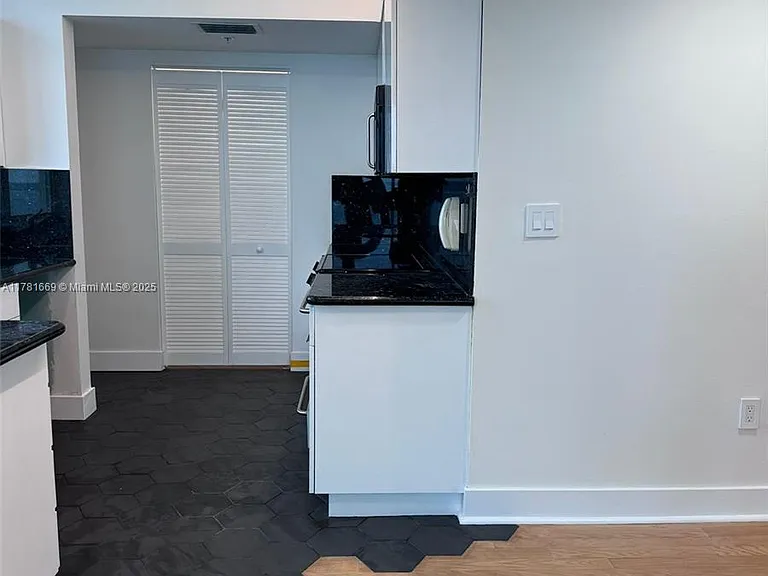 800 Claughton Island Dr #1205 — Photo 30