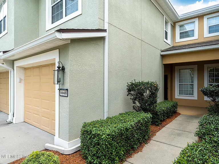 6668 White Blossom Cir #33F — Photo 2