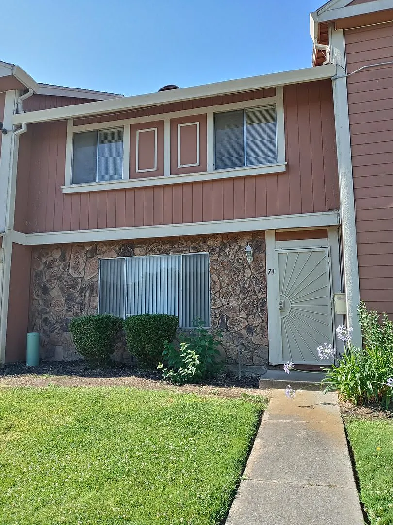 74 Creeks Edge Way photo 1