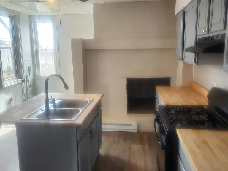 440 Walnut St — Photo 6