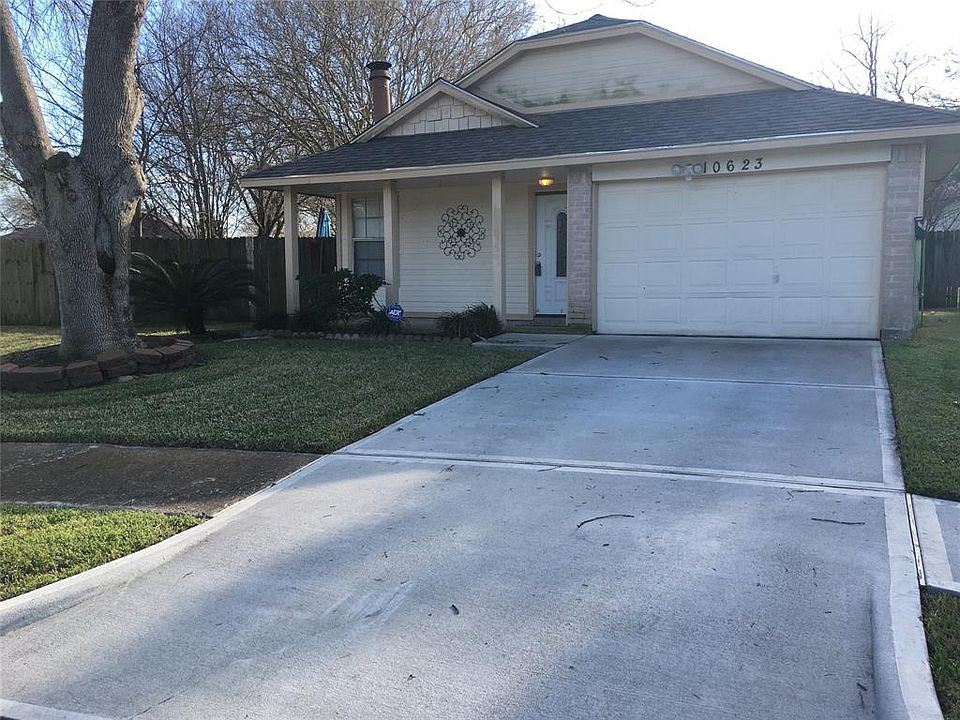 1st image of 10623 Sandy River Dr