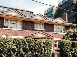 4718 11th Ave NE APT 15, Seattle, WA 98105