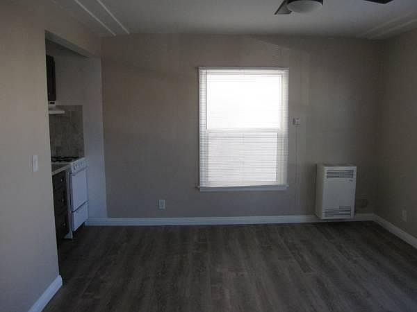 1st image of 633 S Dunsmuir Ave #12