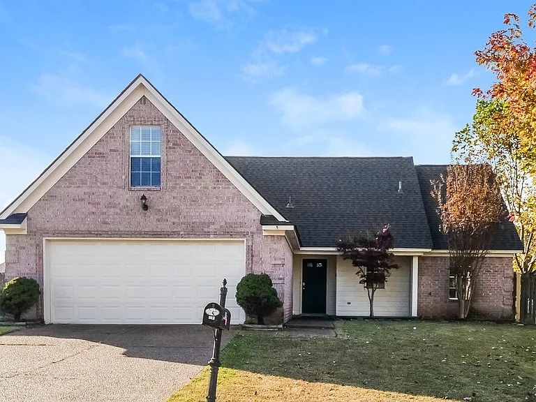 115 Winding Creek Dr — Photo 1