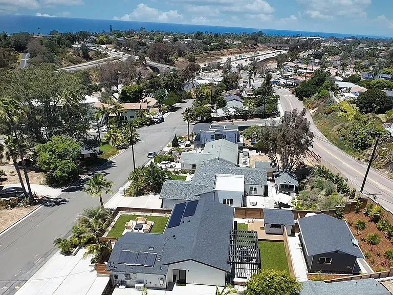 Emma Dr — Photo 8