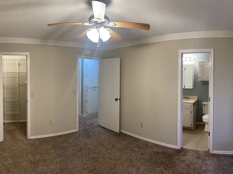 1003 E Dell Ave — Photo 5