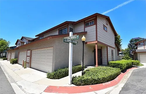 864 Carlton Privado Photo 1