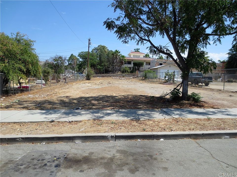 1st image of 219 E Heald Ave