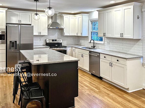 2nd image of 540 Knollwood St