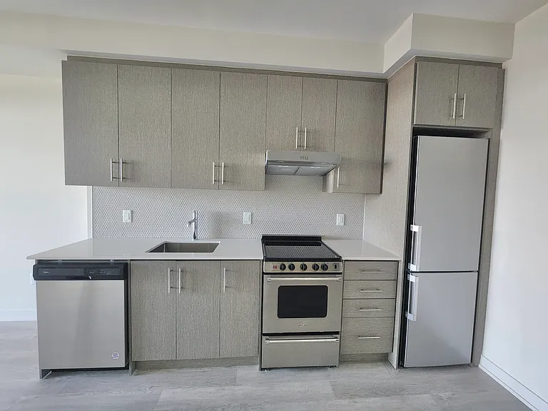 212 King William St #723 — Photo 9