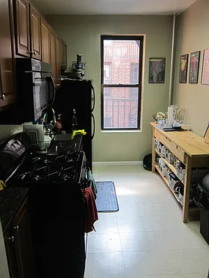 Rented by Realty 2000 Corp | media 30