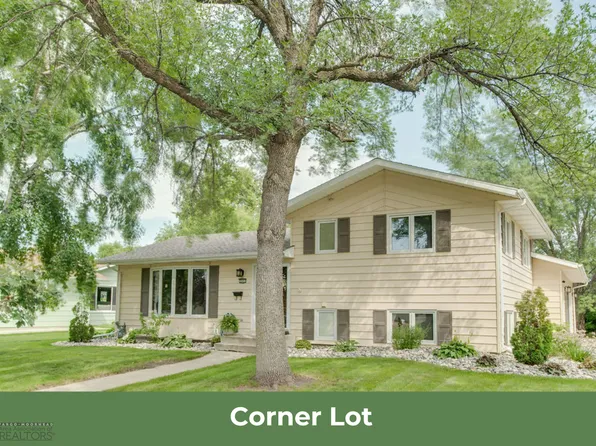 3501 Par St N, Fargo, ND 58102