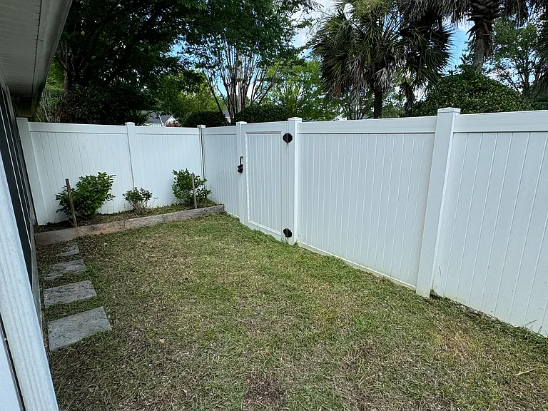 1501 Elm Hall Cir — Photo 23