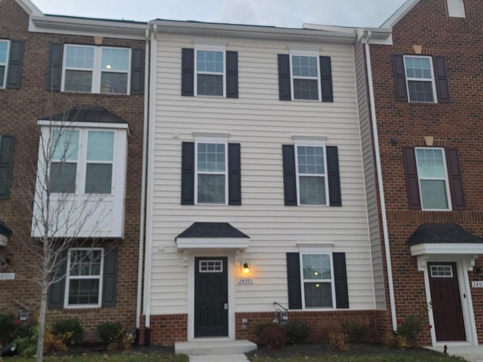 1st image of 24593 Hutchinson Farm Dr