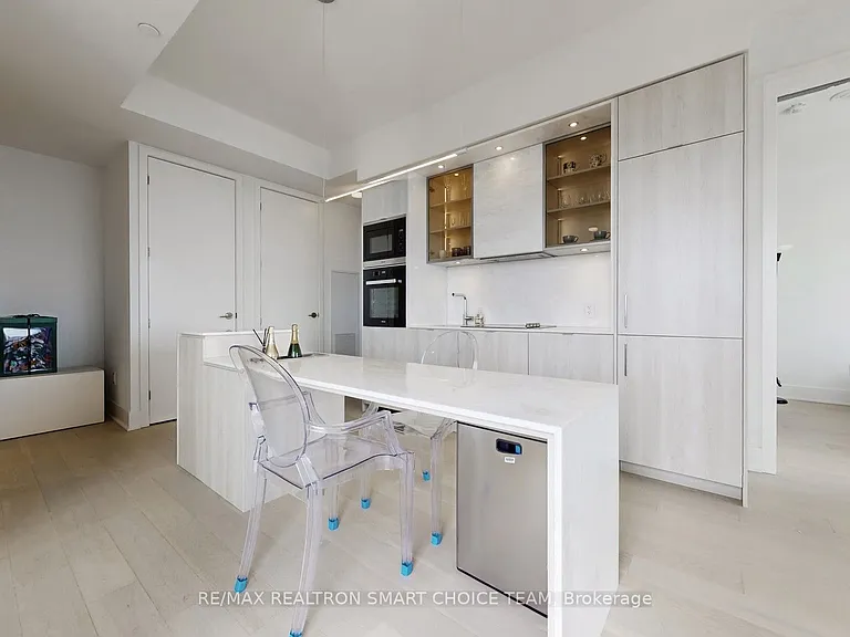 11 Yorkville Ave #5002 — Photo 19
