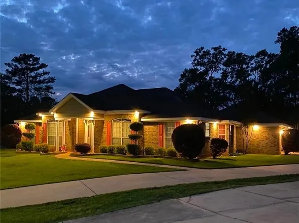 8630 Palmer Woods Dr, Semmes, AL 36575