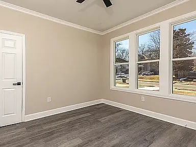 954 S Willett St — Photo 24