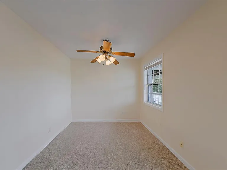 222 Pompano Dr SE #H — Photo 13