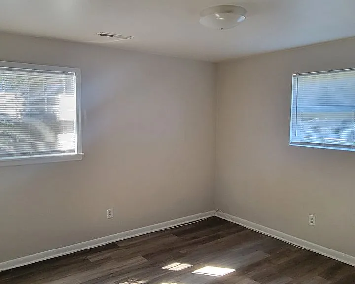 111 Bowman Ave #4 — Photo 8