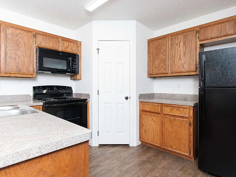 6705 University Village Way #B — Photo 7