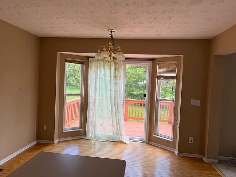 174 Farmridge Rd — Photo 4