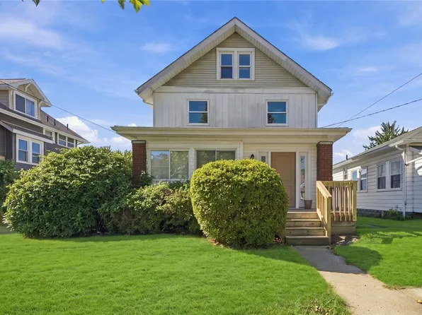 411 Riverview Dr, New Kensington, PA 15068