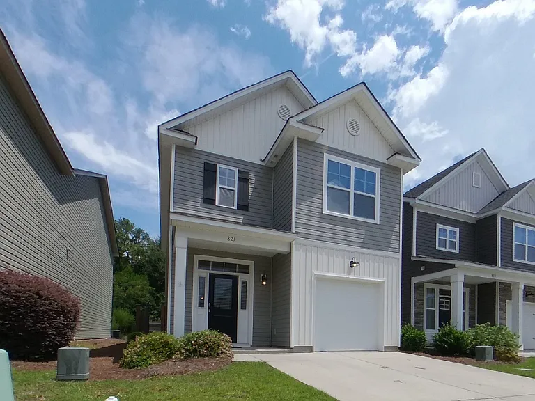 821 Dawsons Park Way — Photo 1