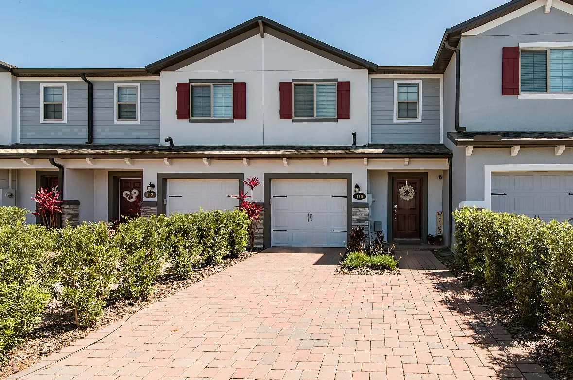 116 Cedar Bark Ln — Photo 1