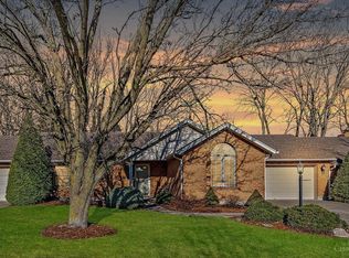 116 Colonial Lake Dr, Hamilton, OH
