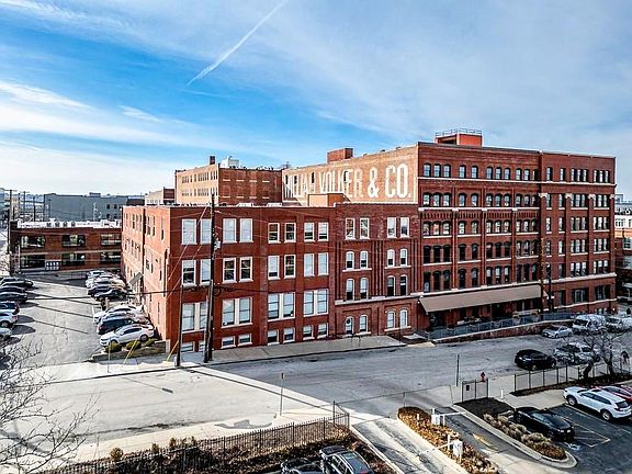2nd image of 200 Main St APT 209