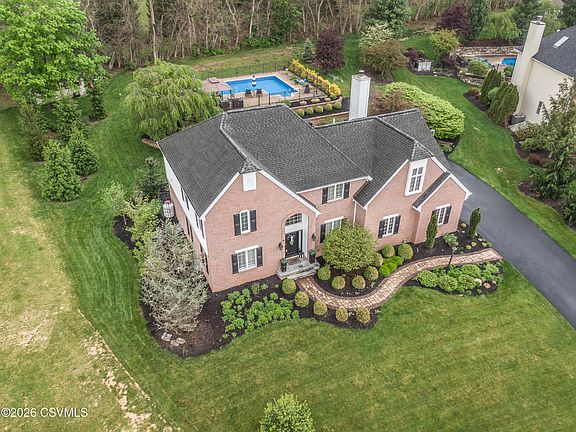 2nd image of 10 N Meadow Ct