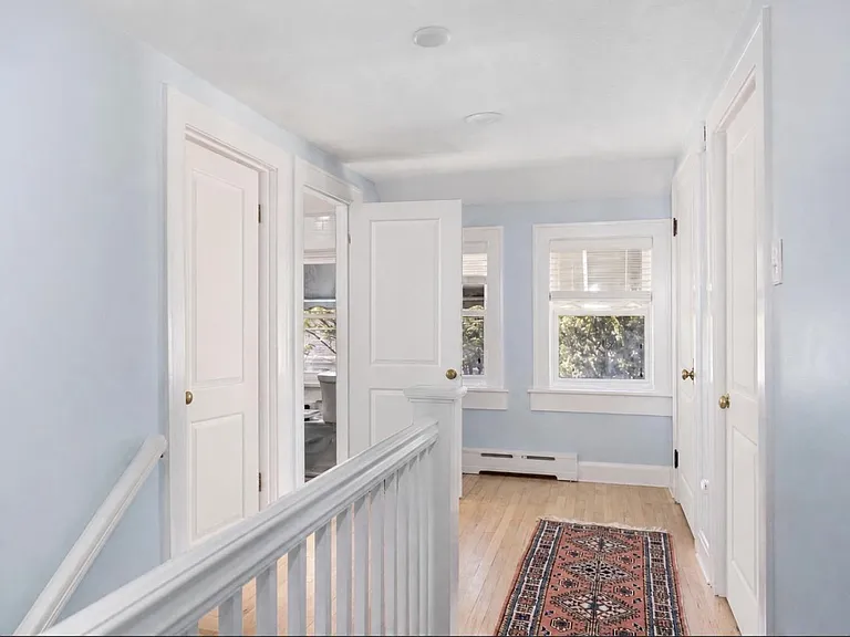 212 Wellington St — Photo 11