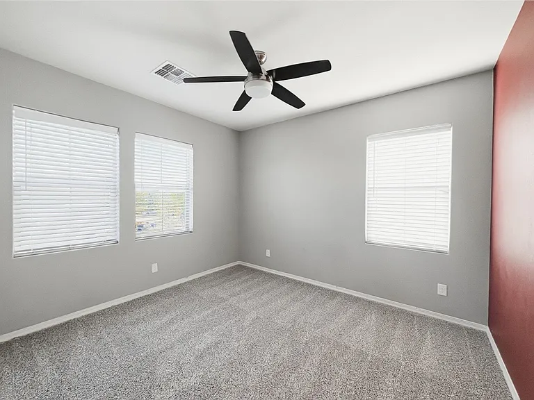 2345 W Gloria Ln — Photo 32