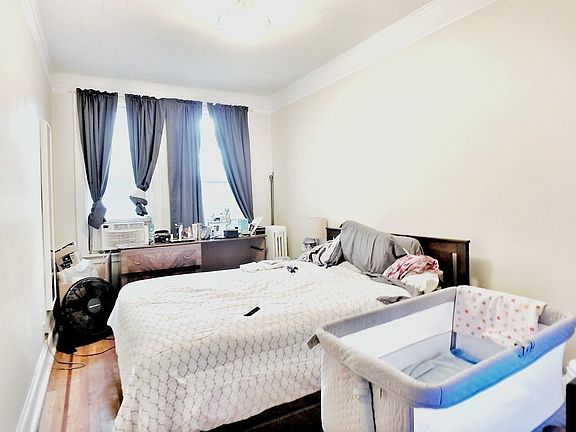 3rd image of 25-35 47th St Unit 2