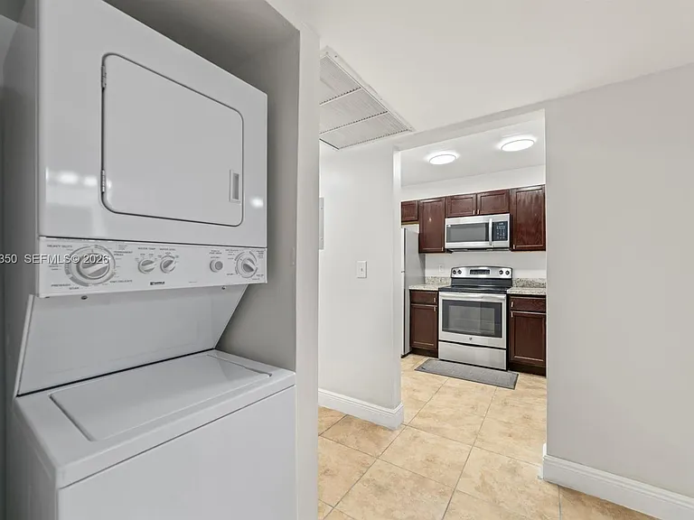 880 NE 207th Ter #20210 — Photo 5