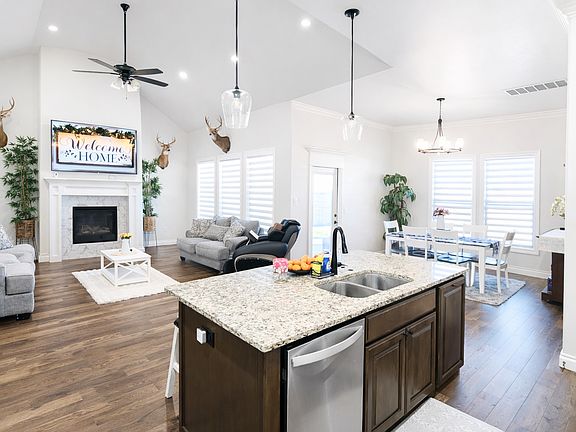 5th image of 1018 Stonebridge Village Dr