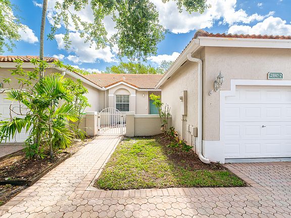 2nd image of 2590 E Aragon Boulevard #2