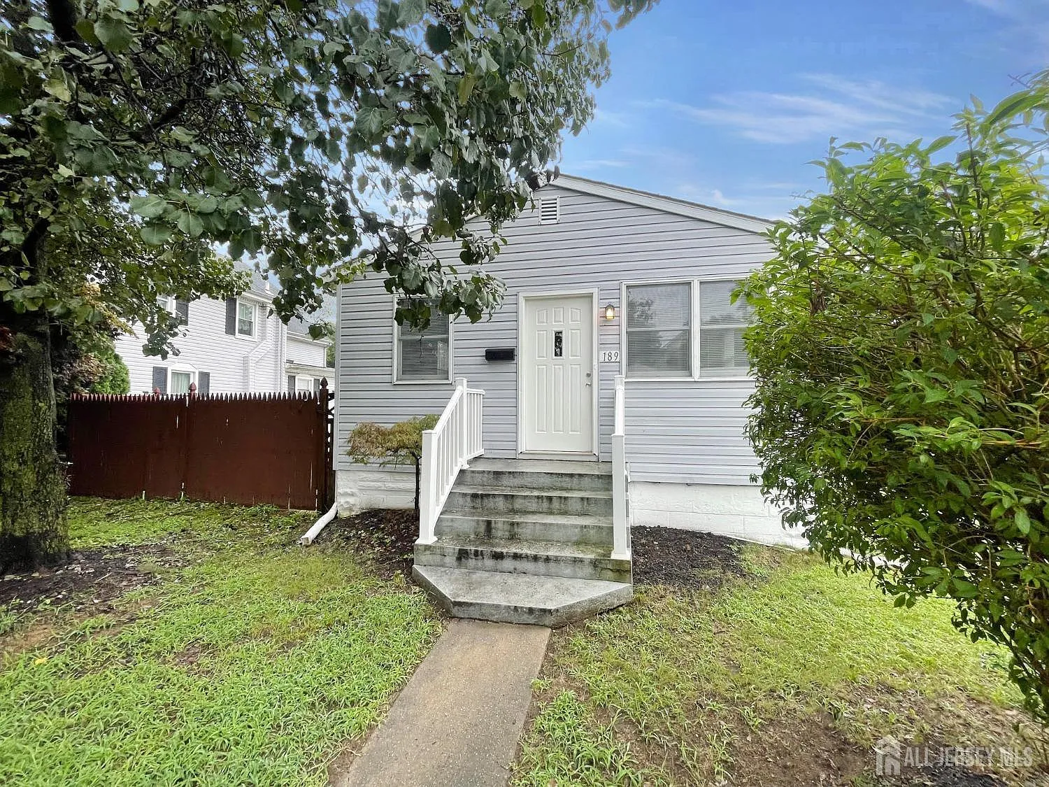 189 Manalapan Rd photo 1