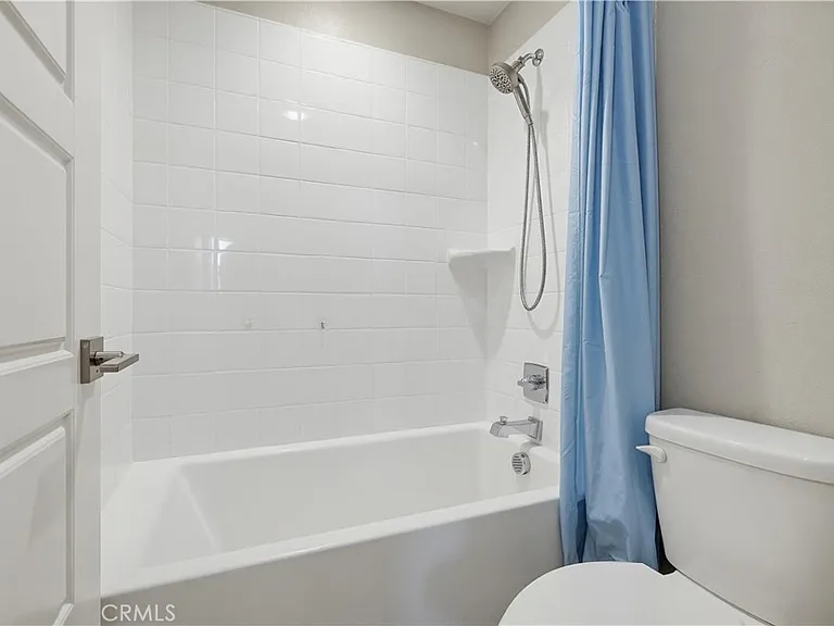 215 Carmine — Photo 25