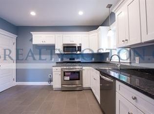 20 Arnold Rd, Quincy, MA 02171